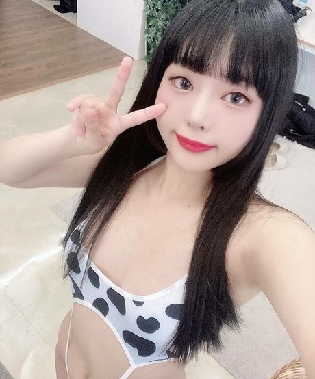 Song Mina onlyfans strip