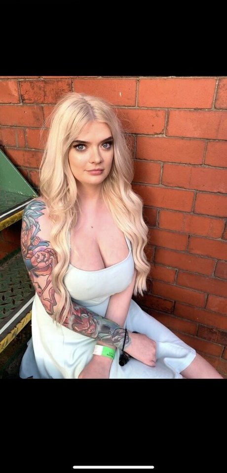 Angelsaiyan only fans nude