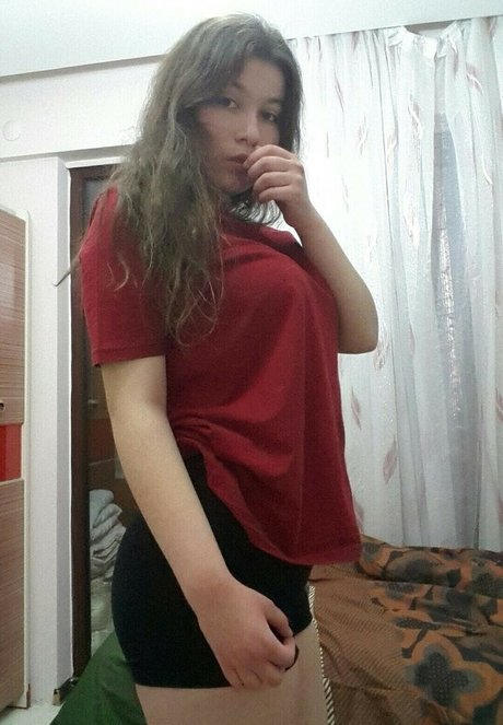 Cansu Cakal onlyfans posts