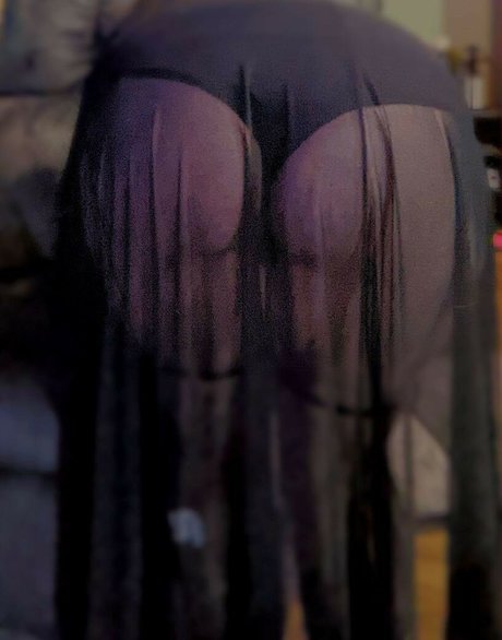 Love1yLass onlyfans.