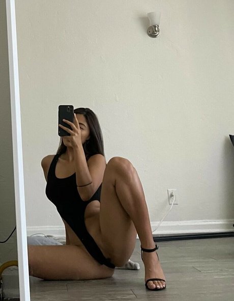 Kawaiimomo onlyfans striptease