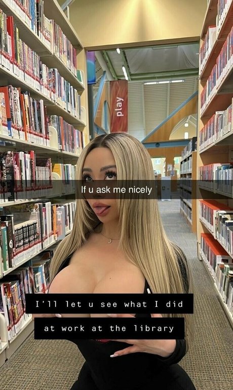 Trophyslut naked only fans