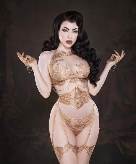 Threnody In Velvet onlyfans nude pics