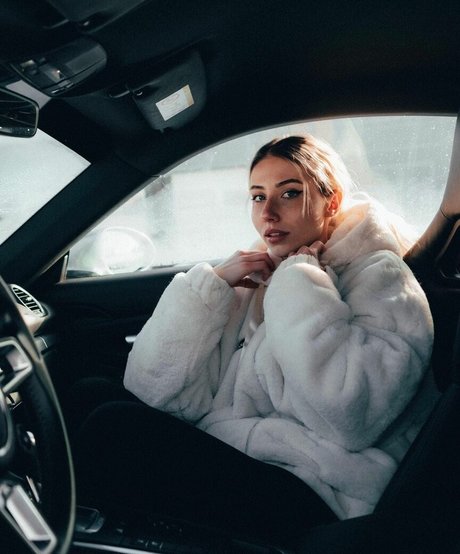 veylaneey onlyfans porn