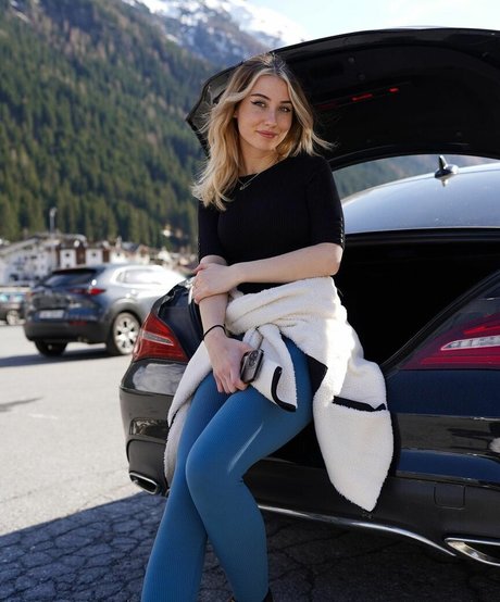 veylaneey onlyfans leaks xxx