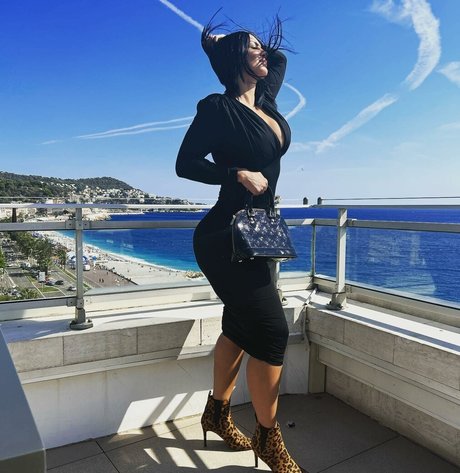 nadine djelassi onlyfans leak