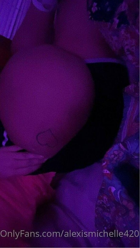 alexismichelle420 onlyfans leak nude