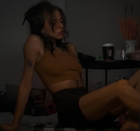 Anna Masarski topless onlyfans