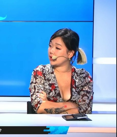 Marie C Palot onlyfans sextape leak