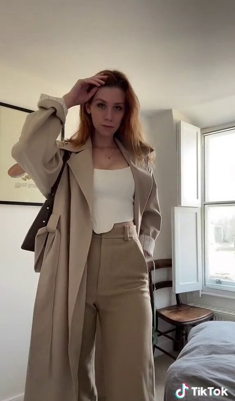 Seen Ellbats onlyfans leak naked