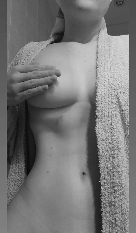 xoxoshawtyxoxo onlyfans public photos