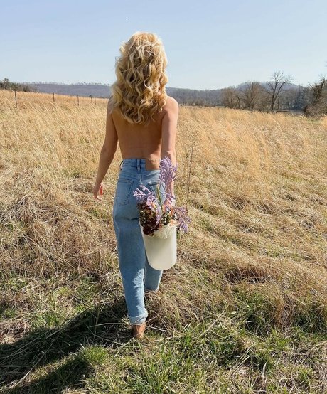 Maci Jo McCarley porn onlyfans leaks