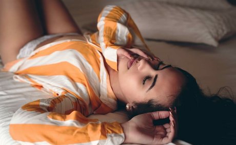 Daphine Quintanilha onlyfans striptease