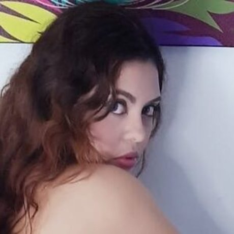 Mia Basanes onlyfans leakes