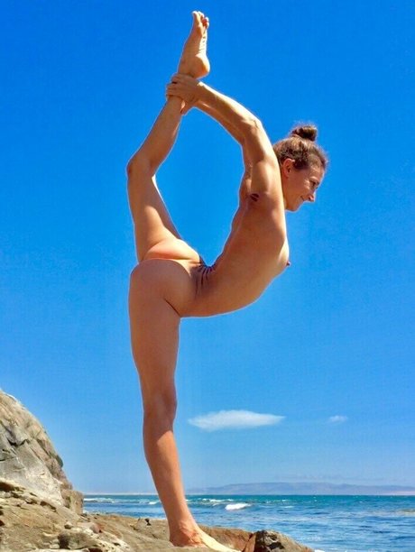 Liz Crosby onlyfans naked pics