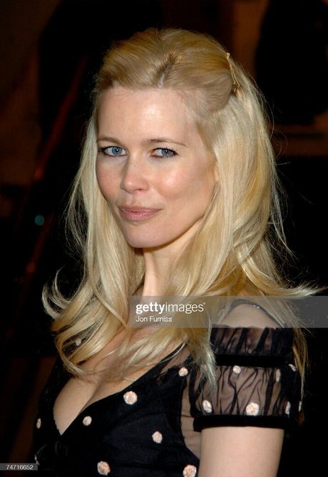 Claudia Schiffer onlyfans lean