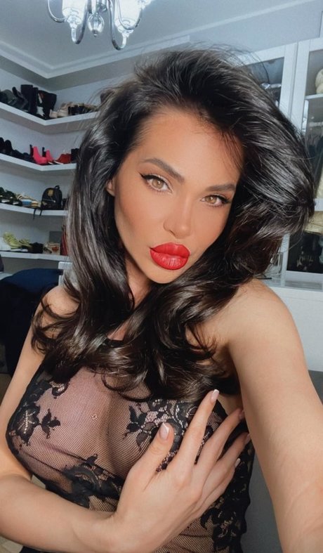 stoicaclaudia onlyfans nude pics