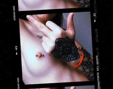 Abrillopizzo only fans naked