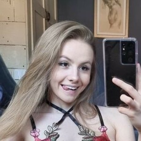 Kellie Butler ass onlyfans