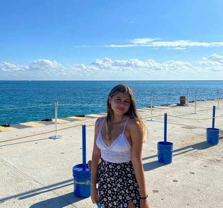 Naye062 topless onlyfans