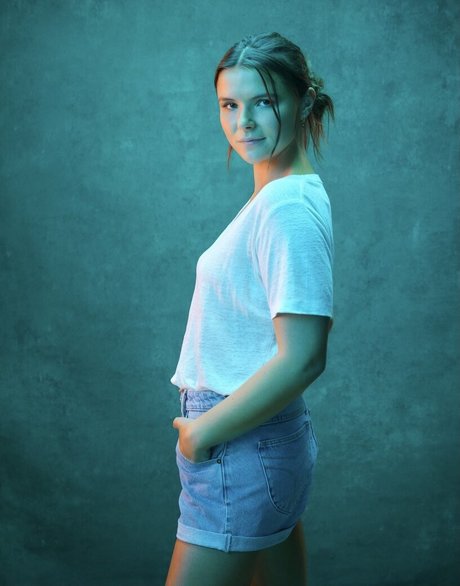 Phoebe Roberts onlyfans nude leak