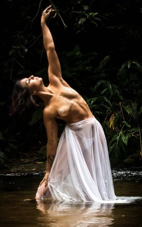 Malu Bastos onlyfans model photo