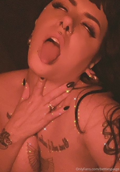 BettiesPaige only fans nudes