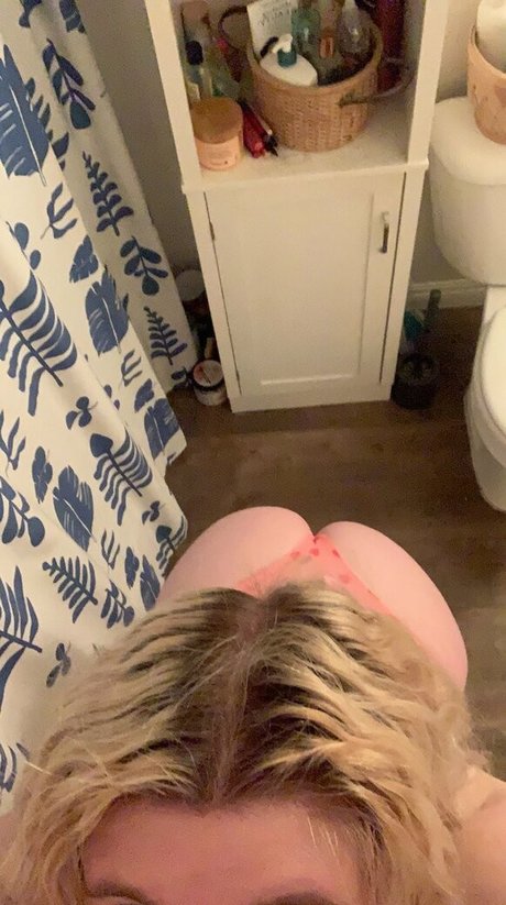 llywmiller boobs onlyfans