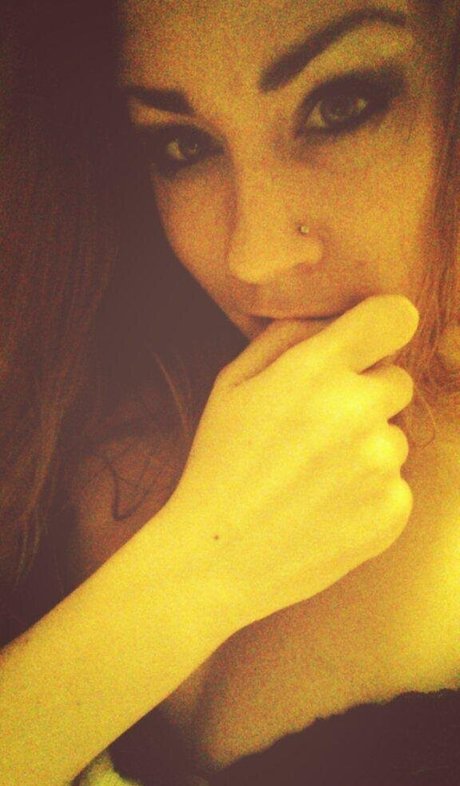 Kittyhouseknife onlyfans model photo