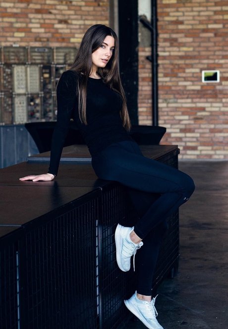 Lea Chloe nude only fans