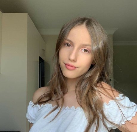 Steph Chapman onlyfans model images