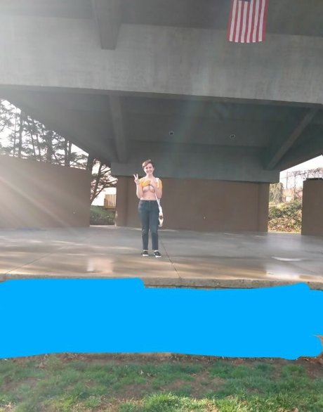 Lousyonie onlyfans boobs