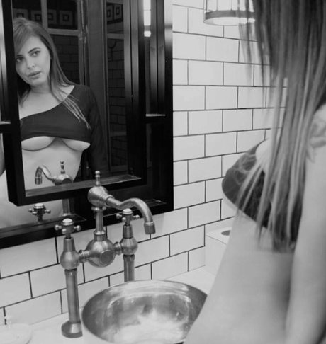 Silvina Luna nude onlyfans leak