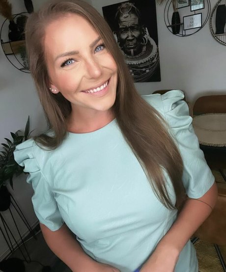 Carina Schwarz onlyfans mega