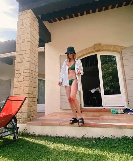 Vanessa Le Moigne onlyfans naked leaked