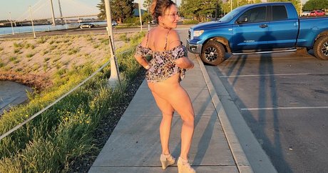 BikiniMilfMom55 free only fans