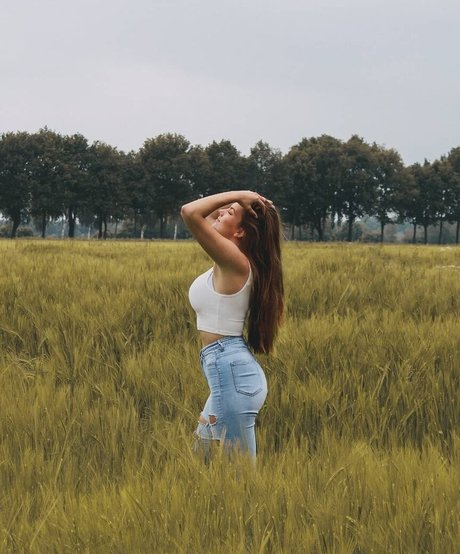 Jasmin Lutke naked onlyfans leaked