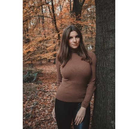 Jasmin Lutke onlyfans leak ass