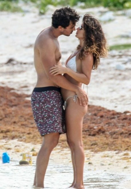 Paula Fernandes onlyfans content type