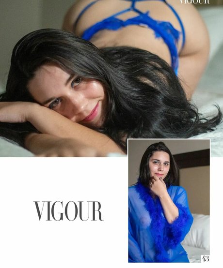 Moons Modeling nude only fans