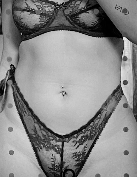 desvalenx only fans content