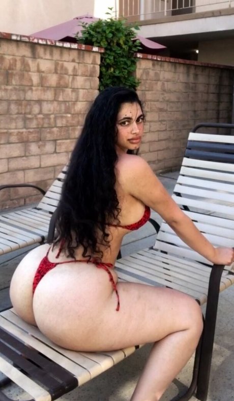 Razan Shihadeh onlyfans pic