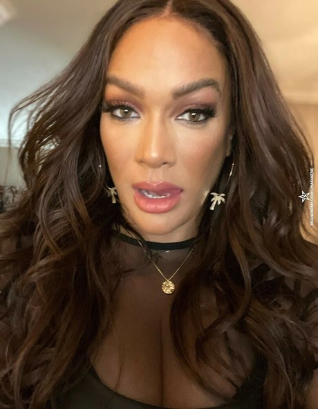 Nia Jax Lina Fanene onlyfans sex leaks