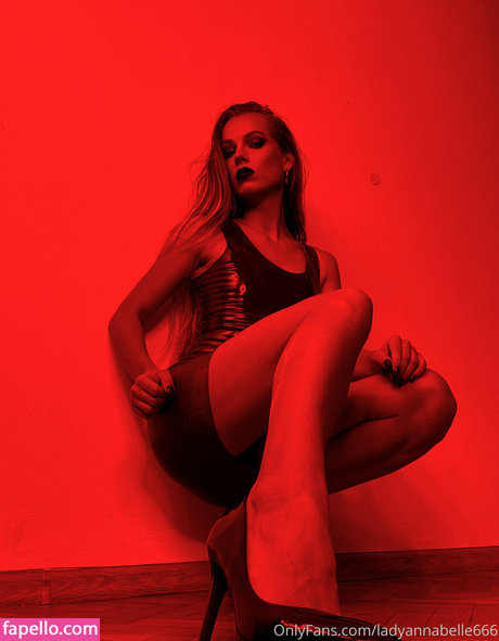 Lady Annabelle onlyfans desnuda