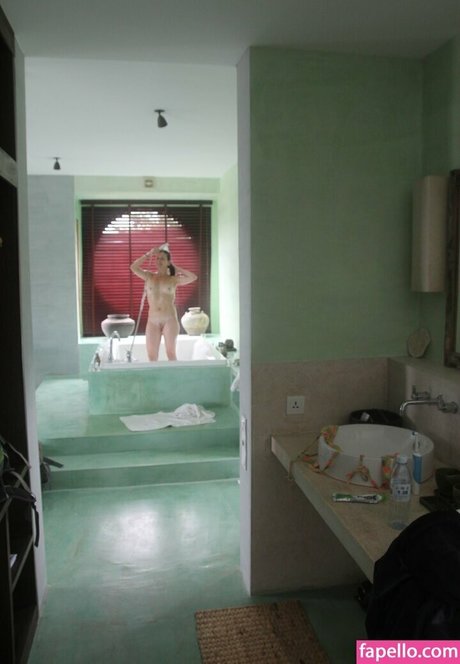 Carine Ribert onlyfans leams