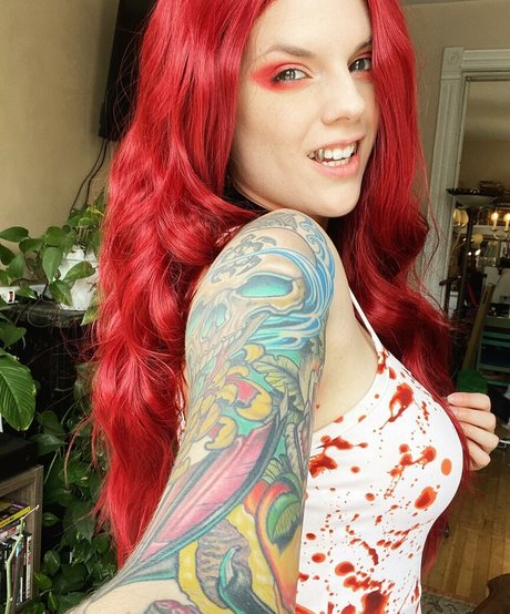 vickipsythemoore onlyfans content type