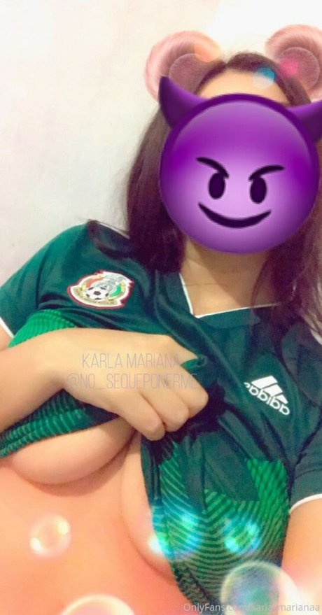 Karla Mariana onlyfans striptease