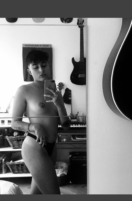 Laubrasil nude only fans leaks