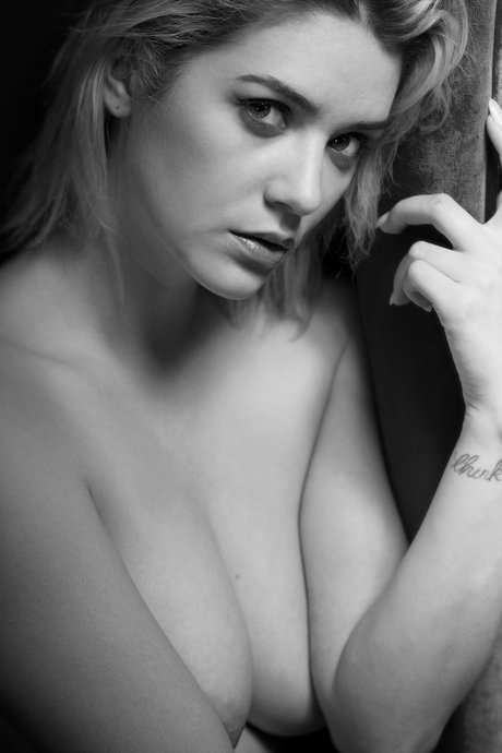 Mckenzie Eckels onlyfans striptease