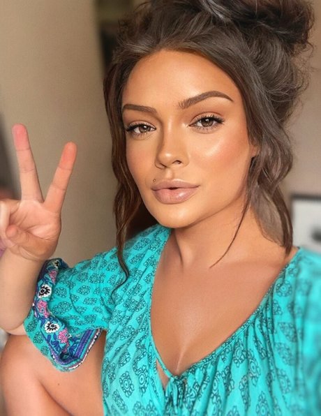 Imogen Loxley onlyfans.